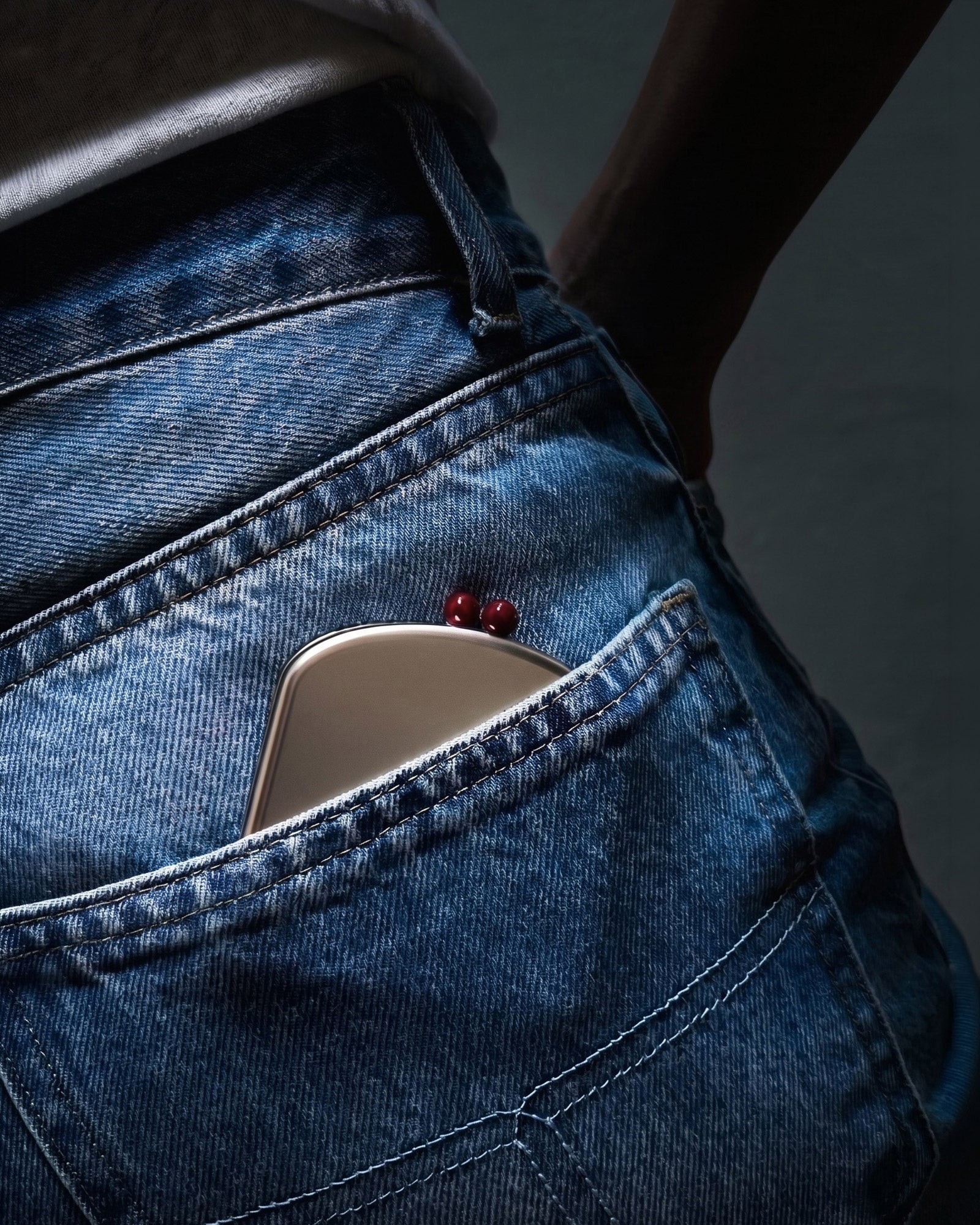 Clasp Compact