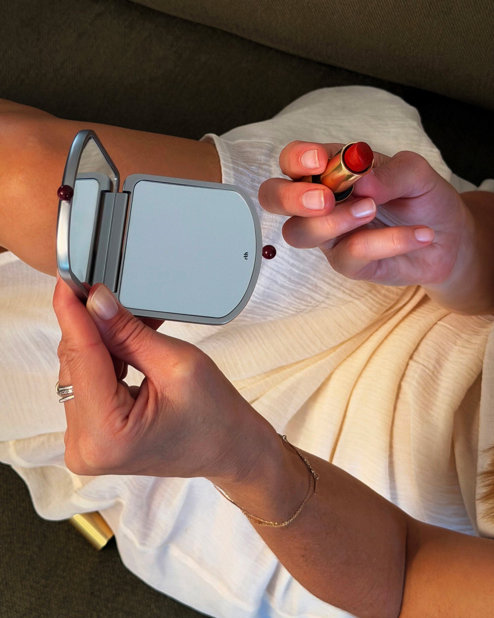Clasp Compact