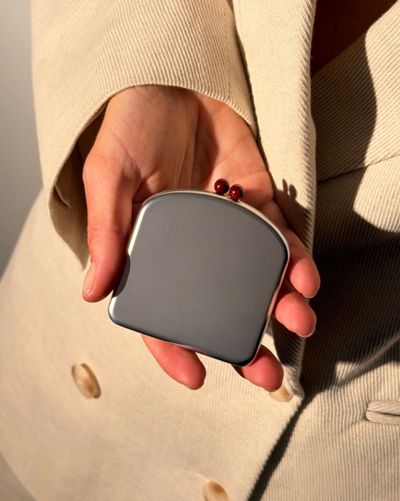 Clasp Compact